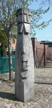 Holzstatue des Gottes Porenut in Garz (Gârdec)
