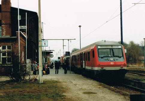 Rest des Bahnhofs Barth 2002